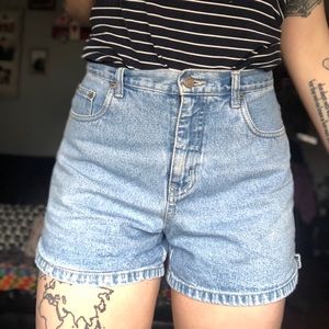 🚫 SOLD 🚫 Vintage Billbass shorts